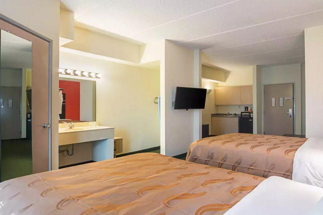 Quality Suites Atlanta Airport East フォレストパーク エクステリア 写真