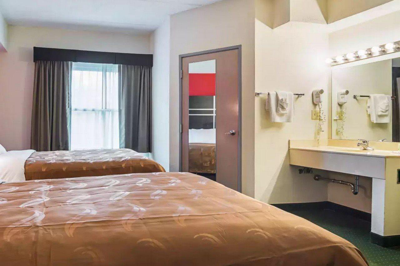 Quality Suites Atlanta Airport East フォレストパーク エクステリア 写真