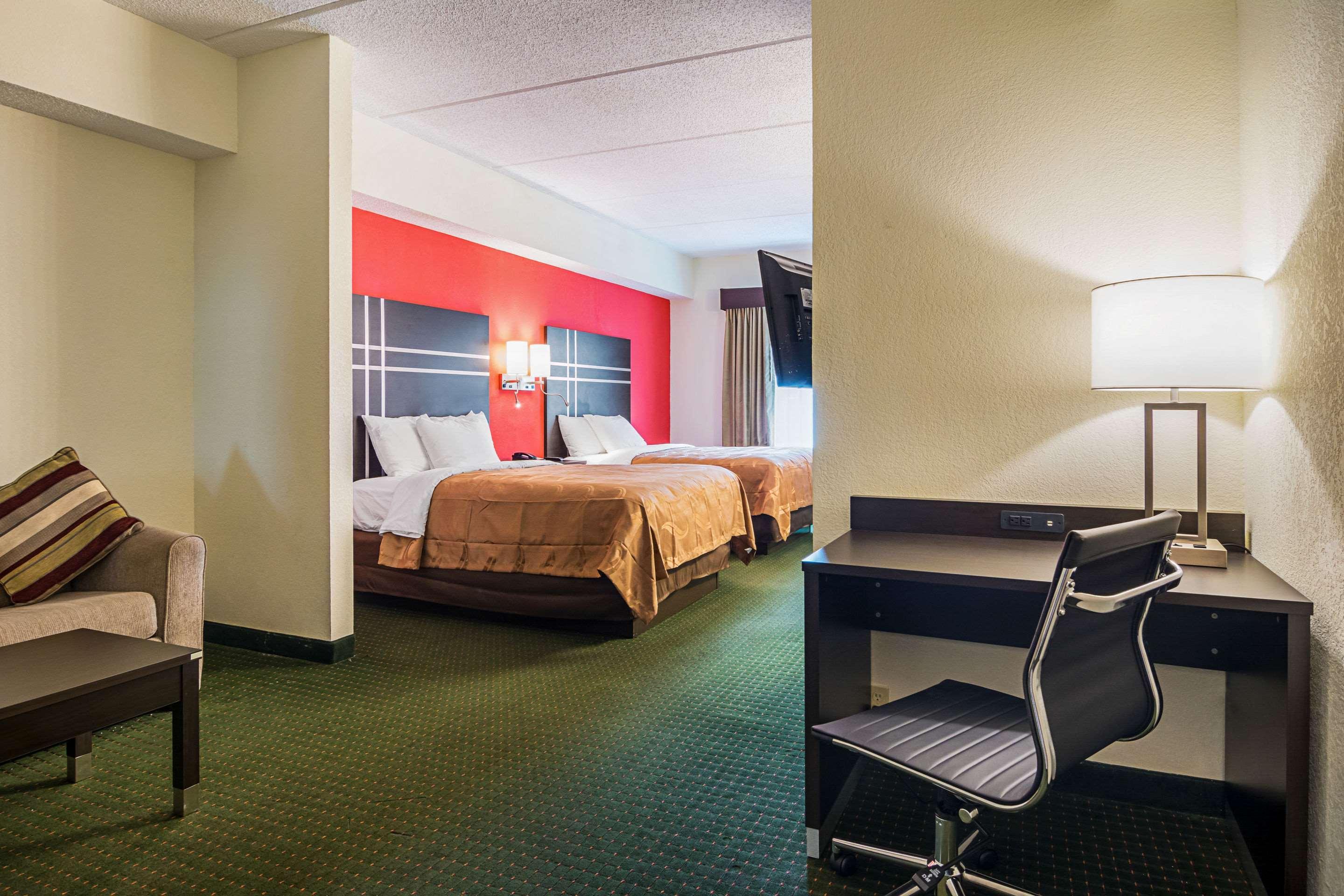 Quality Suites Atlanta Airport East フォレストパーク エクステリア 写真