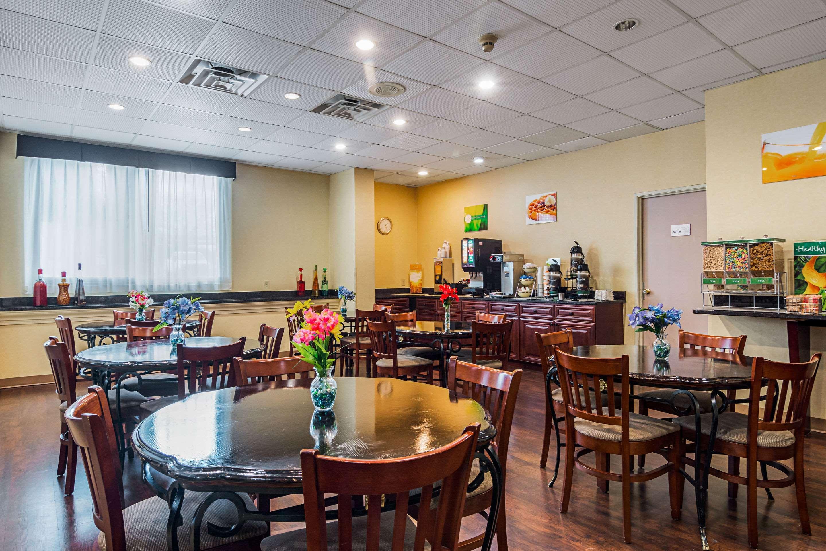 Quality Suites Atlanta Airport East フォレストパーク エクステリア 写真