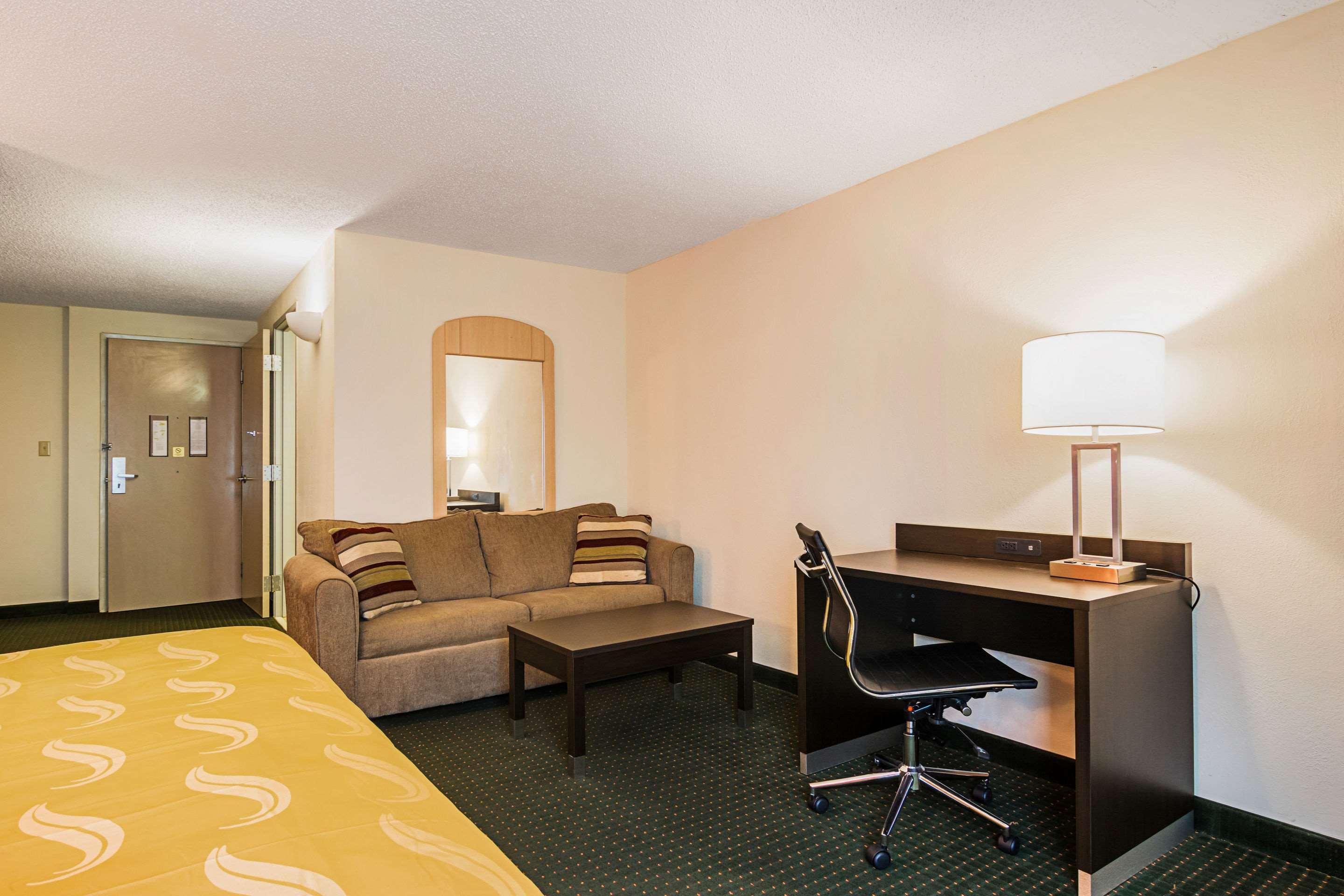 Quality Suites Atlanta Airport East フォレストパーク エクステリア 写真