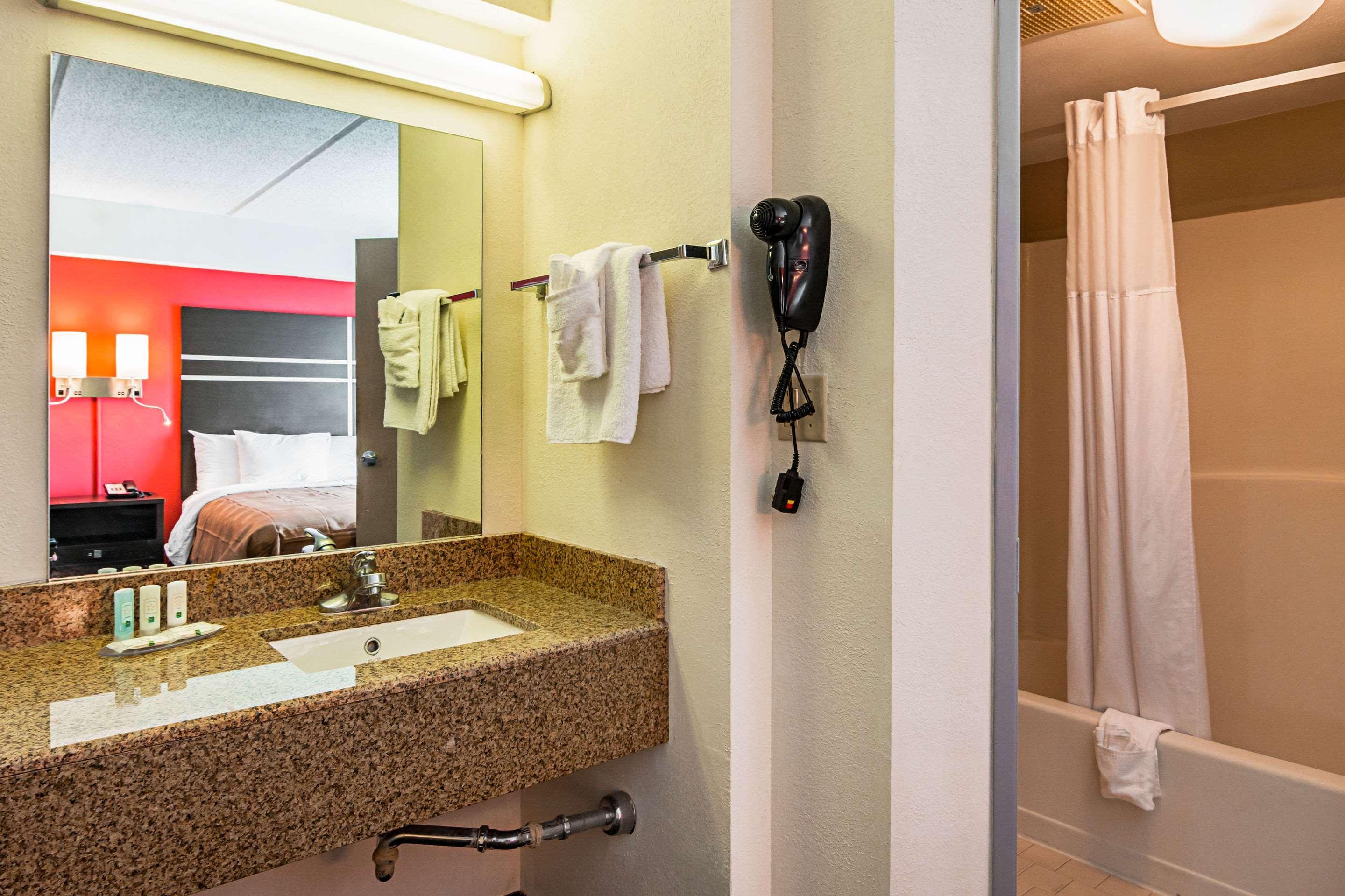 Quality Suites Atlanta Airport East フォレストパーク エクステリア 写真