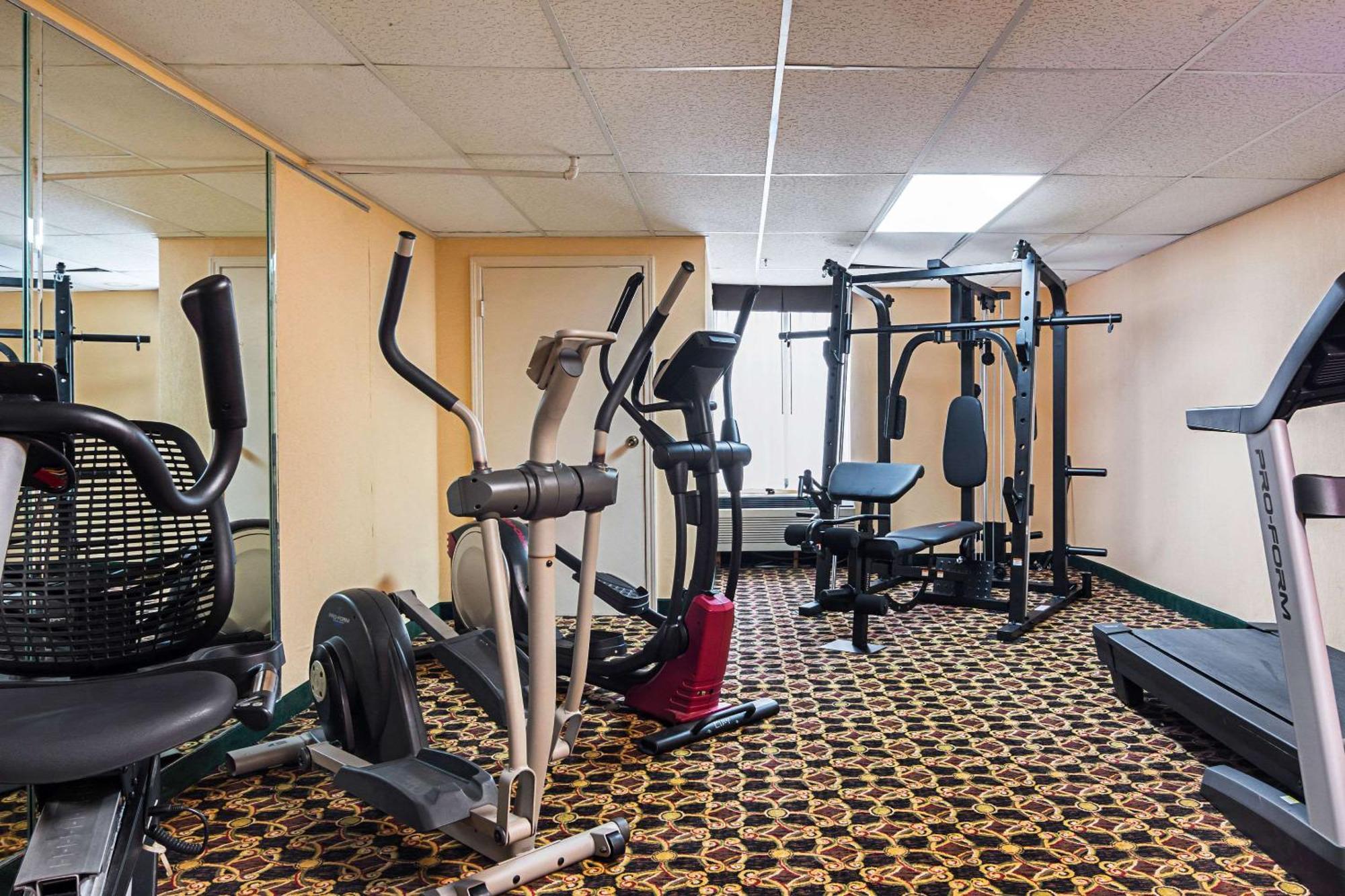 Quality Suites Atlanta Airport East フォレストパーク エクステリア 写真