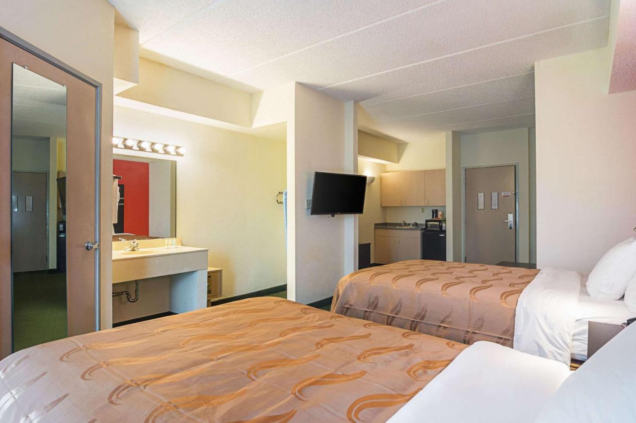 Quality Suites Atlanta Airport East フォレストパーク エクステリア 写真
